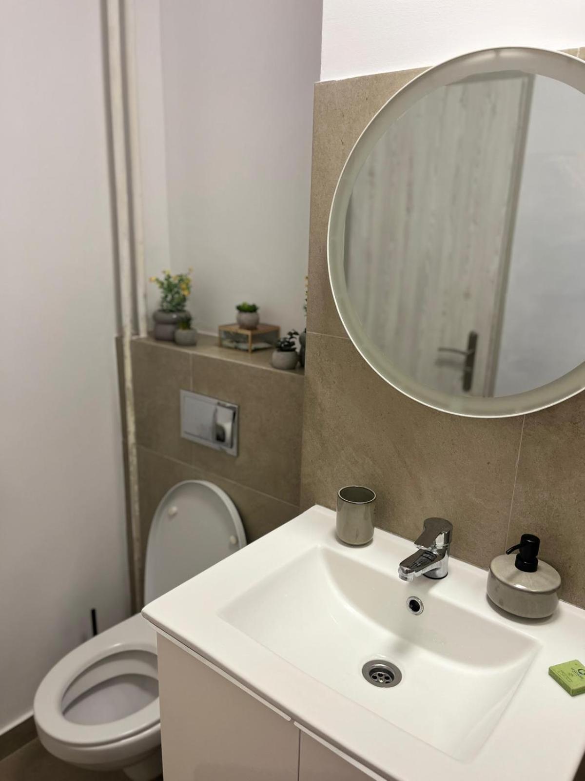 Apartament De Lux Craiova Exteriör bild